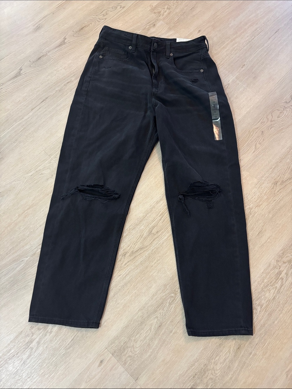 American Eagle Distressed Black Mom straight Jean 12 31 waist NWTS stretch waist